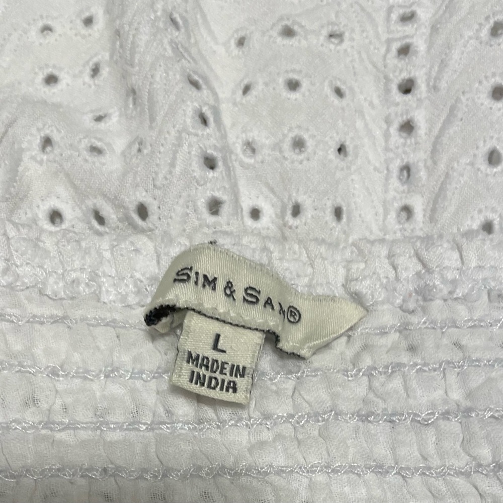 Sim & Sam- White Embroidered boho eyelet Tank Top Size Large - Picture 3 of 8